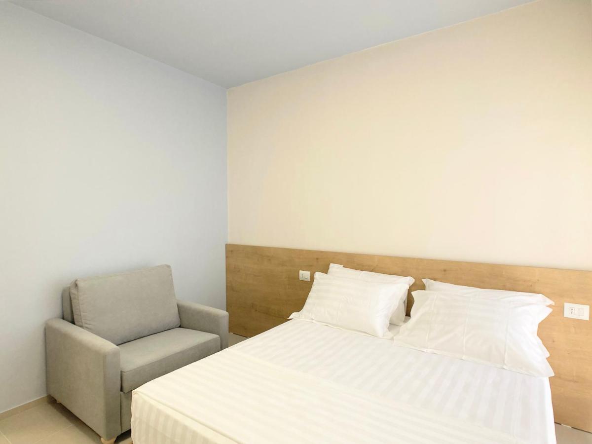 13 Eur For Monthly Stay - Home By The Sea - Hbs Golem  Bagian luar foto