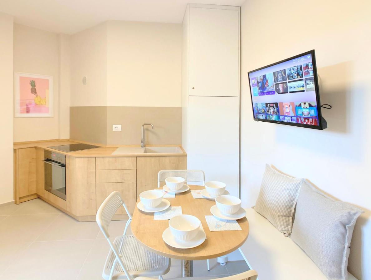 13 Eur For Monthly Stay - Home By The Sea - Hbs Golem  Bagian luar foto
